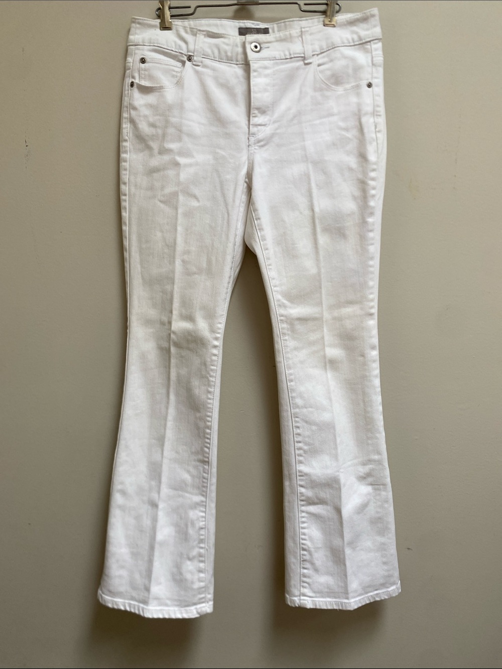 Chico’s “So Slimming”White Women's Bootcut Jeans, size 8